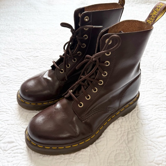 Dr. Martens 1460 Pascal in Chocolate Brown Size 8.5 US - Picture 2 of 10